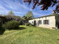 Wonderful house with studio, barn and pool, lots of land, ideal for horses or animals and lovers of the countryside