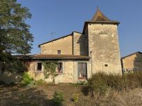 Character house with large garden and barn