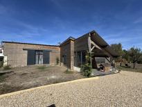 Converted barn in a quiet location